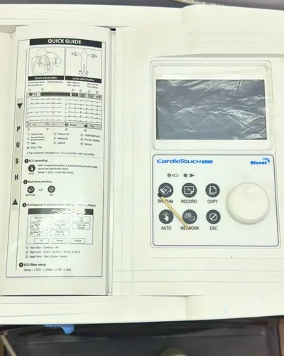 12-lead ECG machine